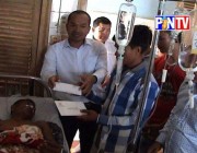 ប្រជាការពារភូមិ ព្រៃក្រាយ សង្កាត់ស្នោរ ខណ្ឌពោធិ៍សែនជ័យ ដែលបានរងធ្លាក់ពោះ និង របួសដៃ ព្រោះតែជួយប្រជាជន នោះ បានទទួលអំណោយពីសាលាក្រុង និង សាលាខណ្ឌពោធិ៍សែនជ័យ ចំនួន3លានររៀល