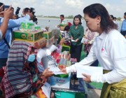 ប្រជាពលរដ្ឋរងគ្រោះដោយសារទឹកជំនន់ទឹកភ្លៀង៥២គ្រួសារ បានទទួលអំណោយមនុស្សធម៌របស់សាខា កាកបាទក្រហមកម្ពុជាខេត្ត រួមនឹងសមាគមនារីដើម្បីអភិវឌ្ឍន៍ខេត្តស្វាយរៀង