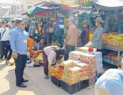 រដ្ឋបាលក្រុងចុះអនុវត្តន៍មិនលើកលែងទៅលើក្រុមអាជីវករមួយចំនួនដែលលក់ដូរលើចំណីផ្លូវបង្កការស្ទះចរាចរណ៍ បន្ទាប់ពីអាជ្ញាធរបានចុះណែនាំជាច្រើនលើកនៅជុំវិញផ្សារវាលយន្តក្រុងស្វាយរៀង