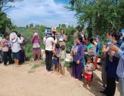 ប្រជាពលរដ្ឋក្នុងឃុំទឹកវិល ស្រុកស្អាង ចំនួន១០គ្រួសារ គោរពស្នើសុំសម្តេចតេជោ ហ៊ុន សែន ផ្តល់ប័ណ្ណកម្មសិទ្ធិ ខណៈពួកគាត់អាស្រ័យផលតាំងពីឆ្នាំ១៩៨០ មានបង្កាន់ដៃ និងបានបង់ពន្ធទៀតផង