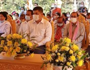 ពិធីបុណ្យផ្កាប្រាក់និងបញ្ចុះបឋមសិលាកសាងកុដិ ក្នុងមណ្ឌលវិបស្សនាធុរៈវត្តក្រញូង ភូមិក្រញូង ឃុំមុខដា ស្រុករមាសហែក ខេត្តស្វាយរៀង