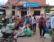 លោក ប៉ោ សេង ធ្វើនំអត់ ម្សៅ រំលោភយកផ្លូវ សាធារណៈ ធ្វើអាជីវកម្ម ឲ្យអាជីវករ លក់ដូរ យ៉ាងអាណាធិបតេយ្យ លើផ្លូវបេតុងរបស់រដ្ឋ ក្នុងឃុំគគីរ ស្រុកគៀនស្វាយ ខេត្តកណ្តាល