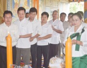 លោក សុខ សុទ្ធាវុធ និងភរិយា បាននាំយកទៀនព្រះវស្សាប្រគេនដល់ព្រះសង្ឃគង់ចាំព្រះវស្សាអស់ត្រីមាសចំនួន ៤វត្ត នៅក្នុងស្រុកស្វាយជ្រំ