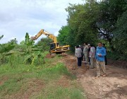 លោក សុខ ពិសិទ្ធ អភិបាលរងស្រុកកៀនស្វាយ តំណាង លោក អភិបាលស្រុក ដឹកនាំមន្ត្រីសាលាស្រុកចុះកាយប្រឡាយរំដោះទឹកភ្លៀងពេលរដូវវស្សា !!!